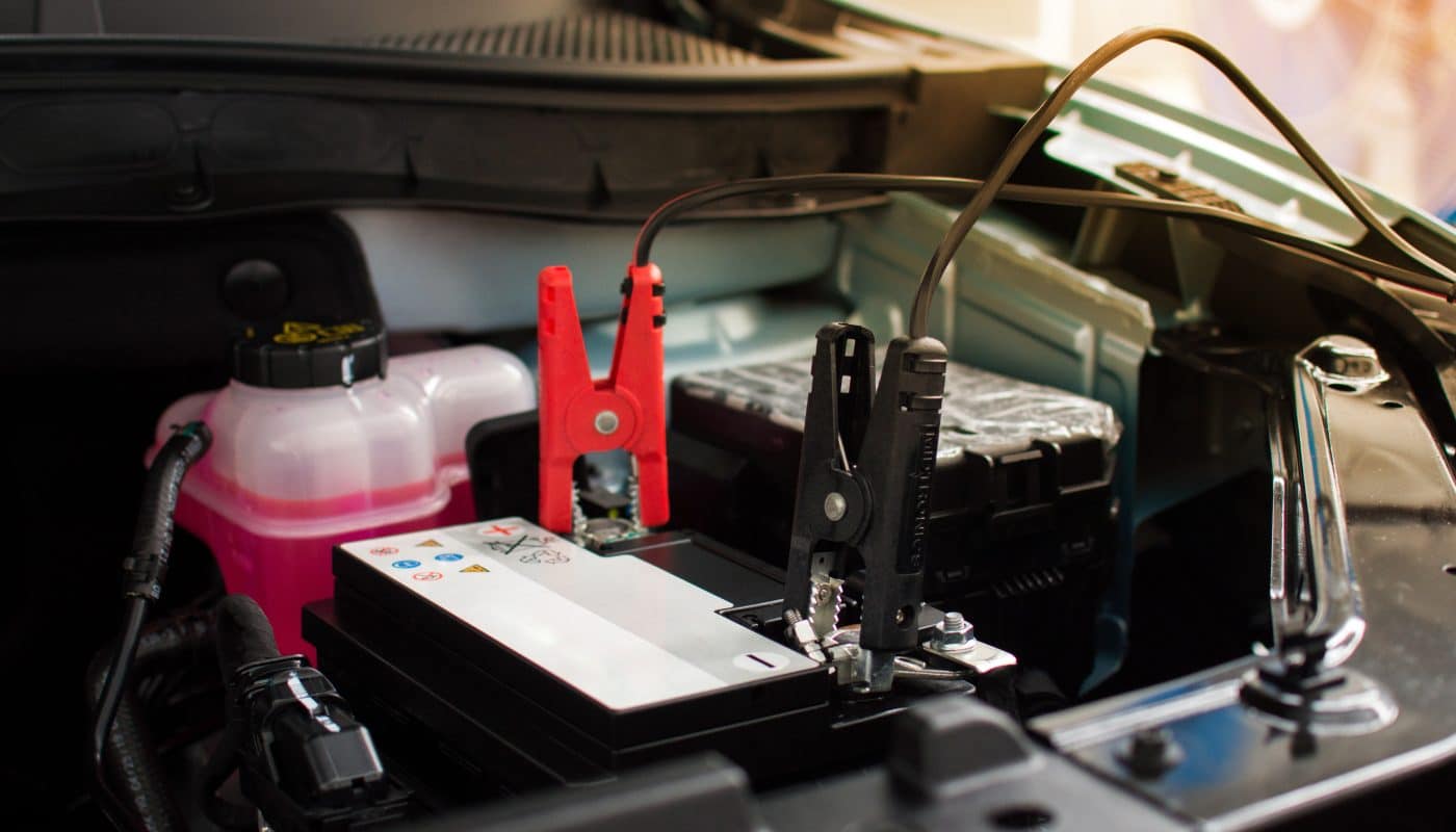 changer la batterie d'une voiture