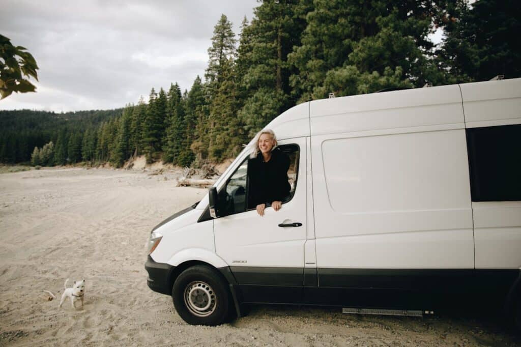 Un fourgon en camping-car