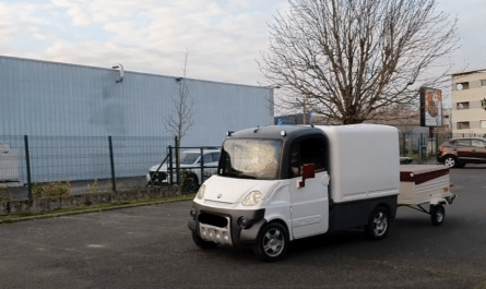 Voiture sans permis avec benne